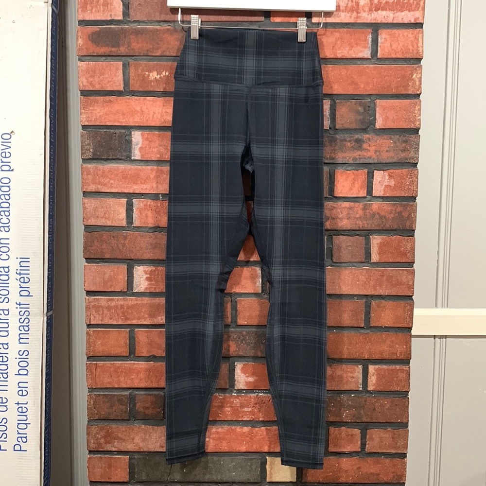 Alo High Waist Airbrush Legging - Picture 4 of 13